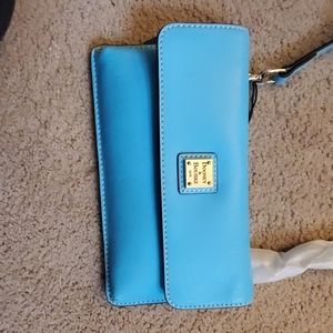 BRAND NEW Dooney & Bourke Crossbody.